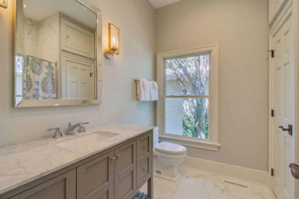 Downstairs Back Master Bath