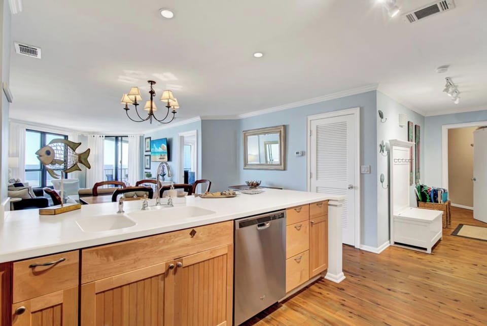 Kitchen/Dining Area.
