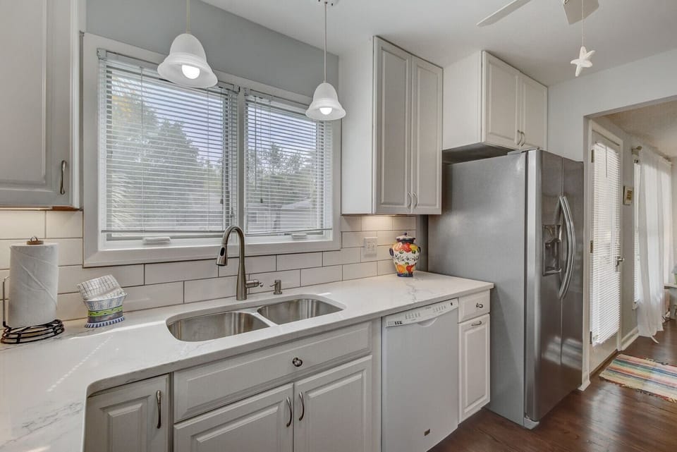 Updated kitchen. Fantastic!