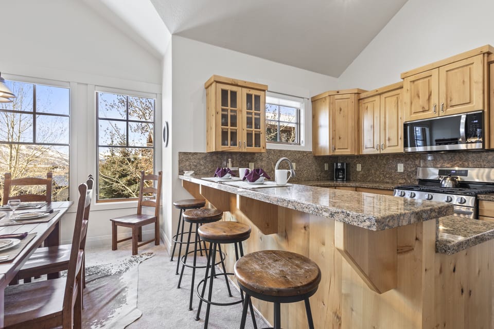 The three bedroom Town Pointe B205 condominium offers ski-in and out access to Town Lift and walking distance to Historic Main Street.