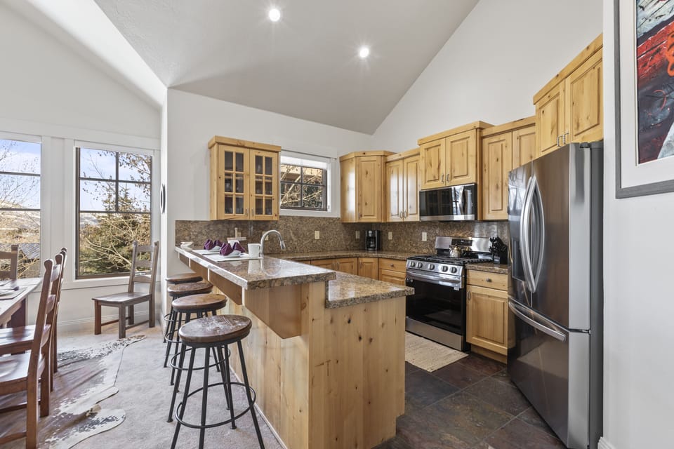 The three bedroom Town Pointe B205 condominium offers ski-in and out access to Town Lift and walking distance to Historic Main Street.