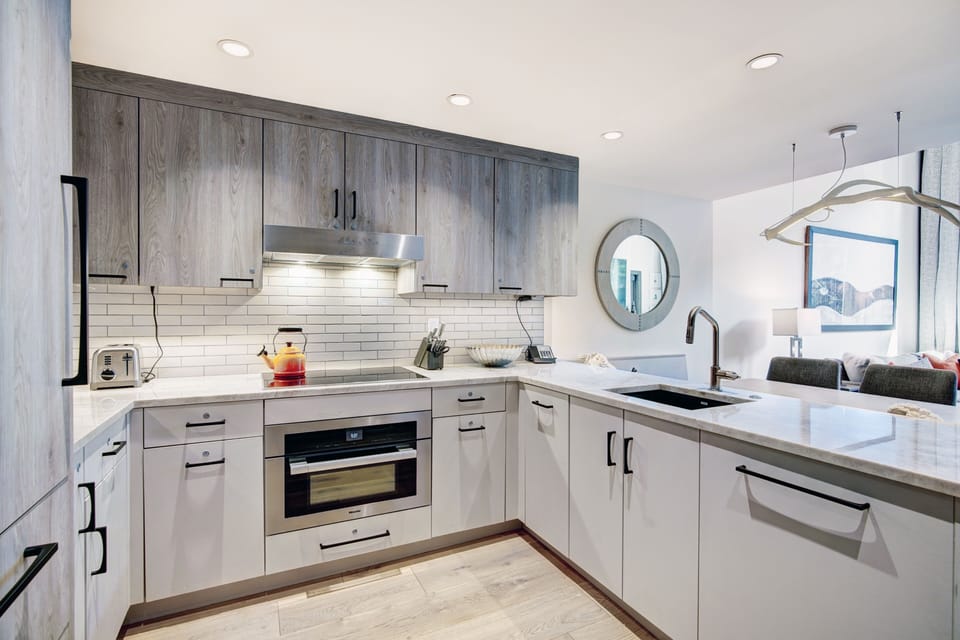 Indoors, Kitchen, Sink, Sink Faucet, Microwave