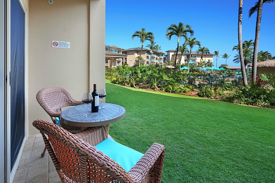 Lanai Dining Pool View