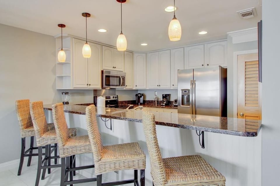 Updated kitchen with breakfast bar.