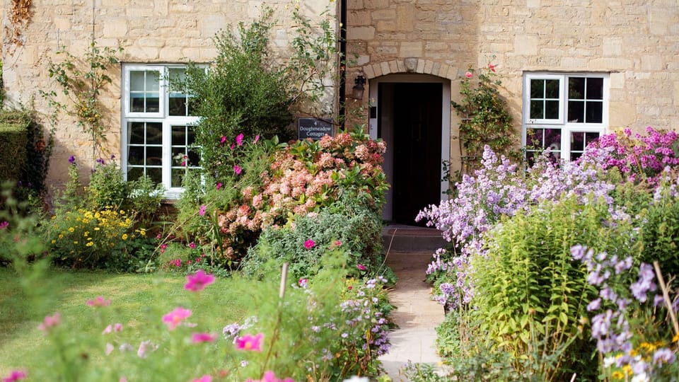 Front Garden, Swallows Rest, Bolthole Retreats