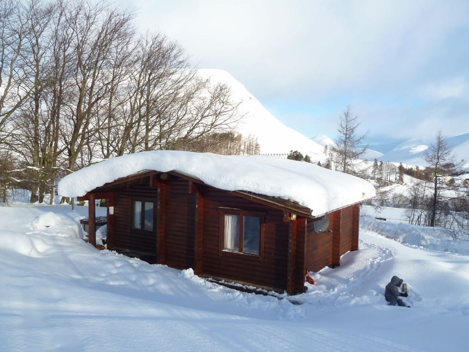 Clashmore Log Cabin Winter