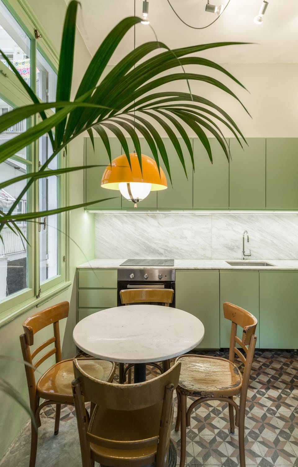 The kitchen table and chairs