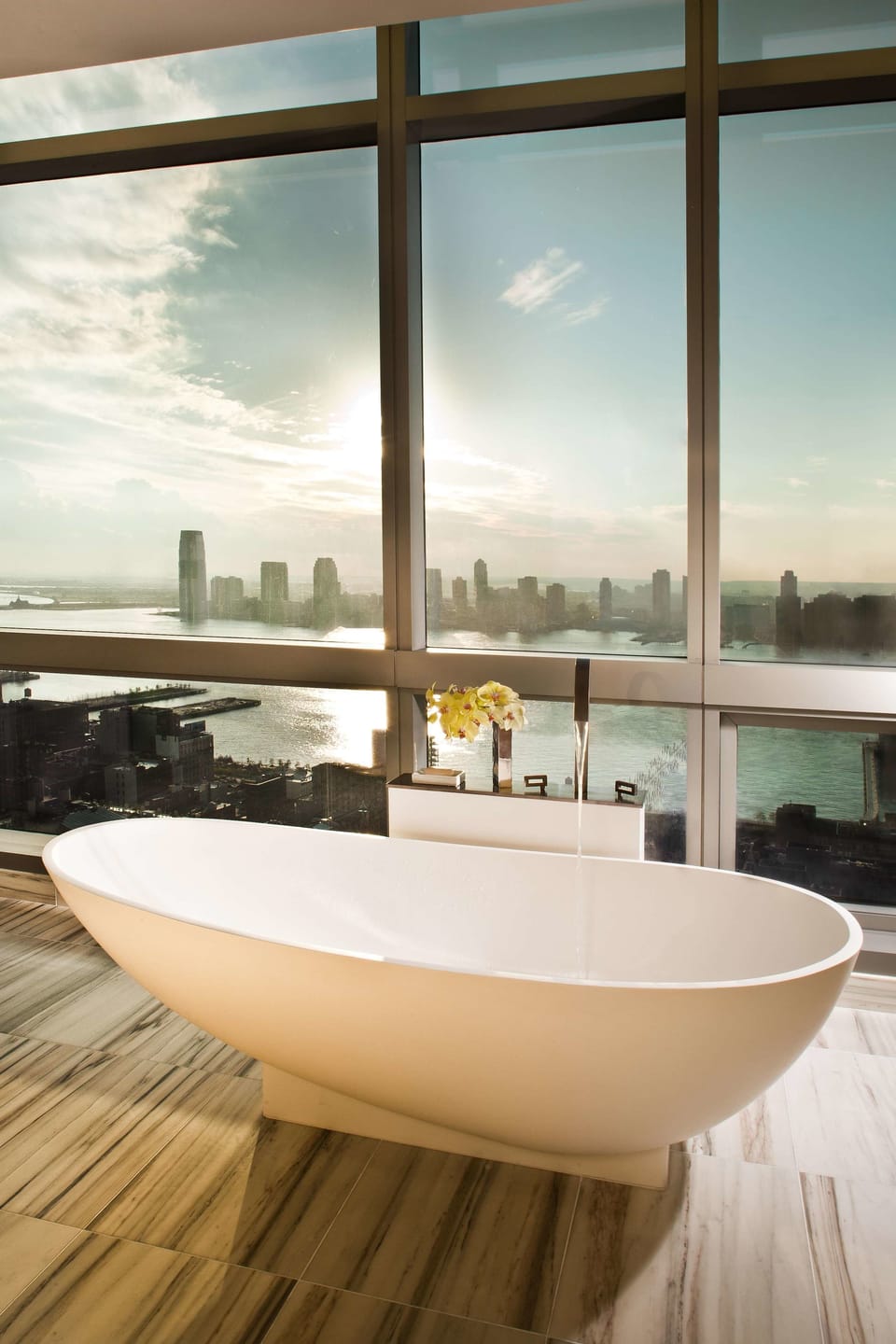 Separate tub and shower, deep soaking tub, free toiletries, hair dryer