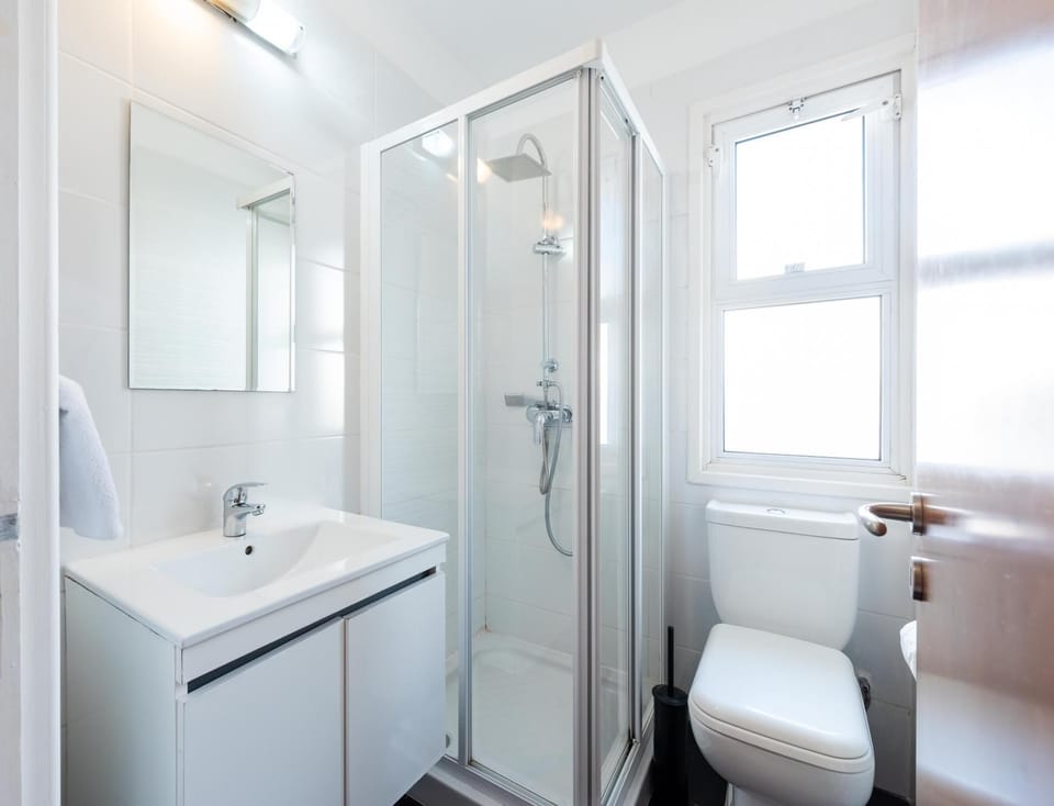 En-suite
Master bedroom