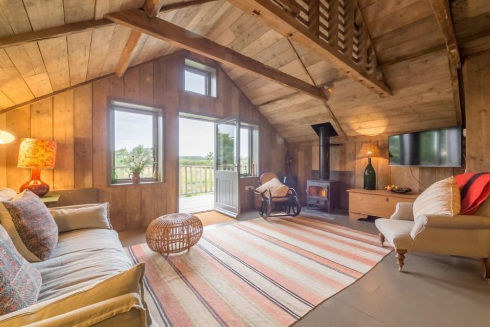 Snow Hall Barn, Peasenhall: Large open-plan sitting room/dining kitchen