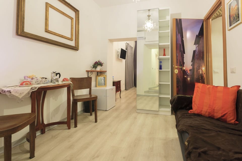 Room, Property, Interior Design, Furniture, Floor, Building, House, Table, Real Estate, Flooring