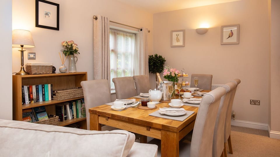 Dining area, Teagles, Bolthole Retreats