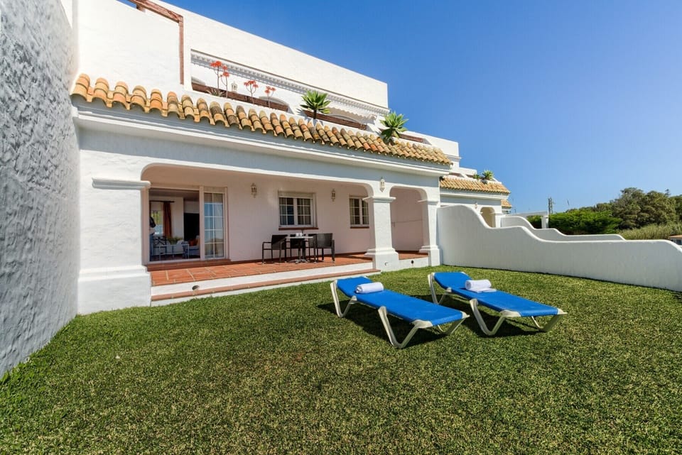Garden of Villa Cala Encendida Terrace in Villas Flamenco Beach in Conil