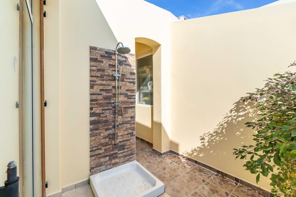 Villa Tequila Sunrise by Ezoria Villas (10066)