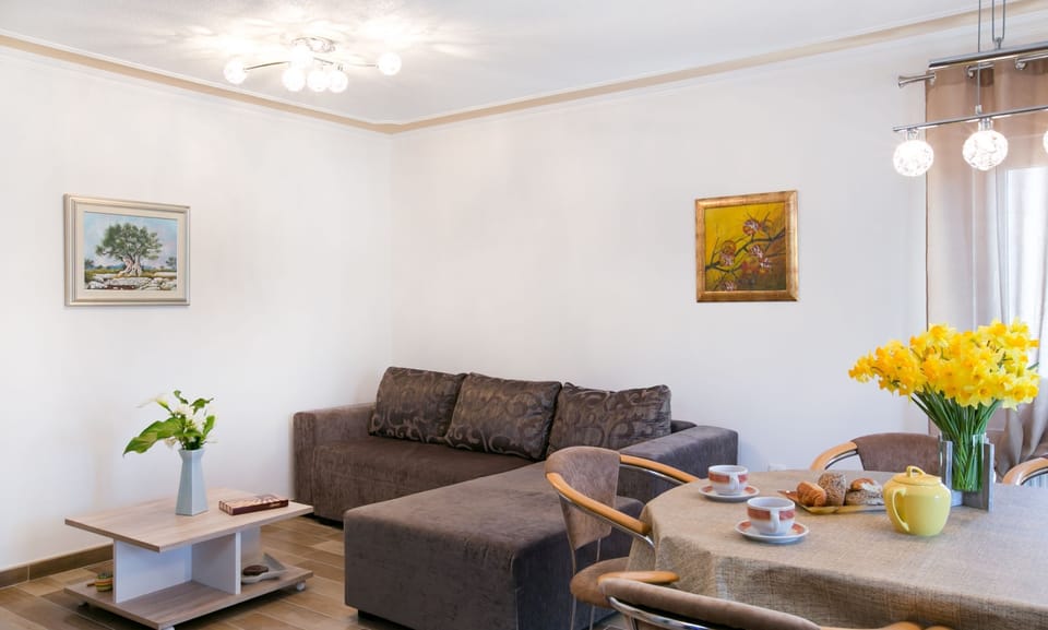 Bright, spacious living room