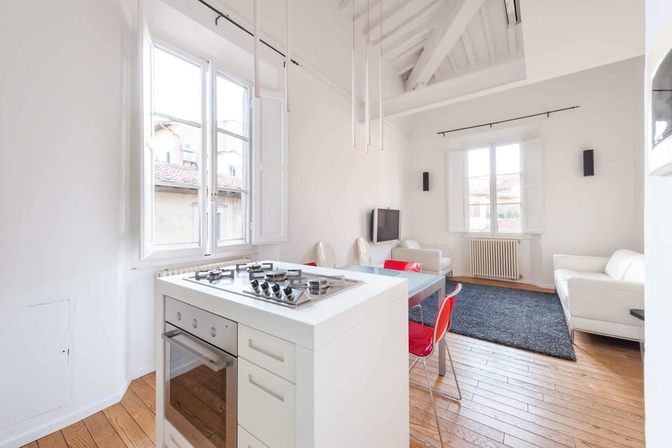 Apartment, 2 Bedrooms | Living room | 32-inch TV with digital channels