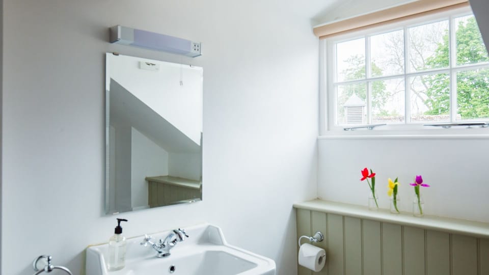 Family Bathroom, Prince Rupert at Sudeley Castle, Bolthole Retreats