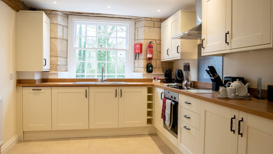 Kitchen, Princess Elizabeth at Sudeley Castle, Bolthole Retreats