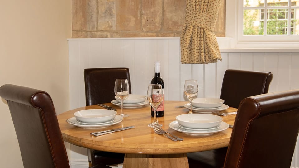 Dining area, Princess Elizabeth at Sudeley Castle, Bolthole Retreats