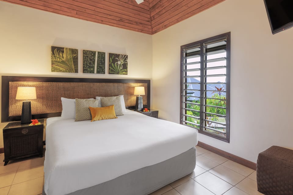 Bungalow, Garden View | Premium bedding, soundproofing, iron/ironing board, free WiFi