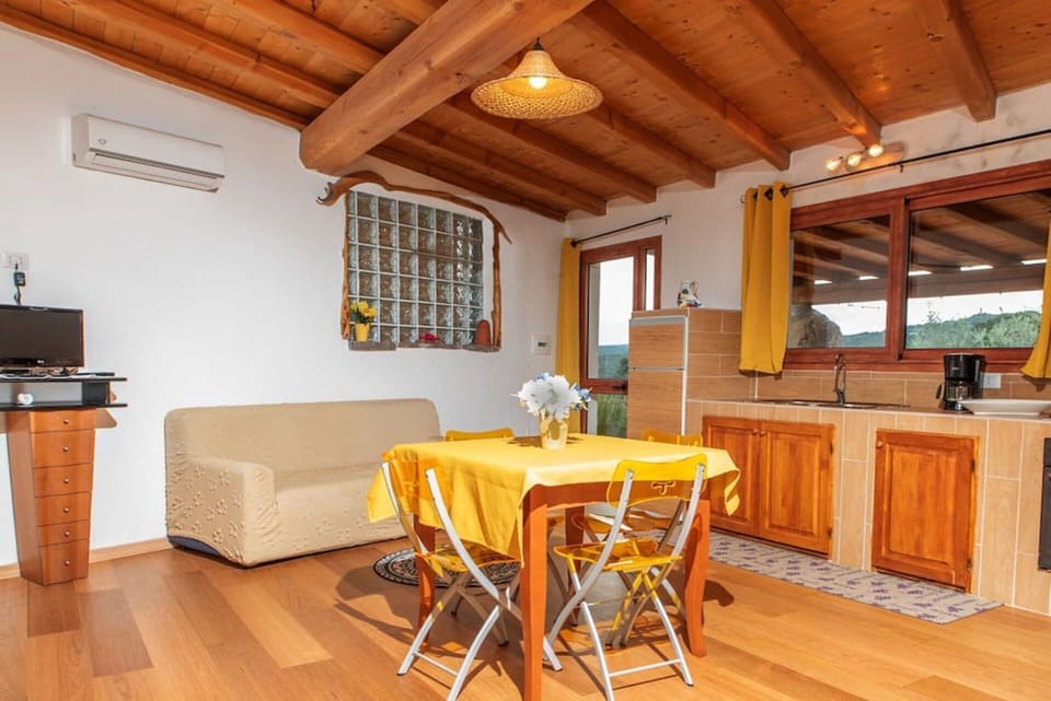 Furniture, Property, Table, Cabinetry, Wood, Window, Interior Design, Architecture, Building, Flooring