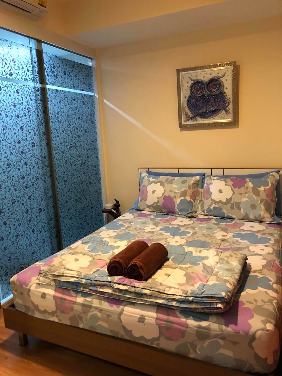 Deluxe Apartment, 2 Bedrooms | 2 bedrooms, blackout drapes, free WiFi, bed sheets