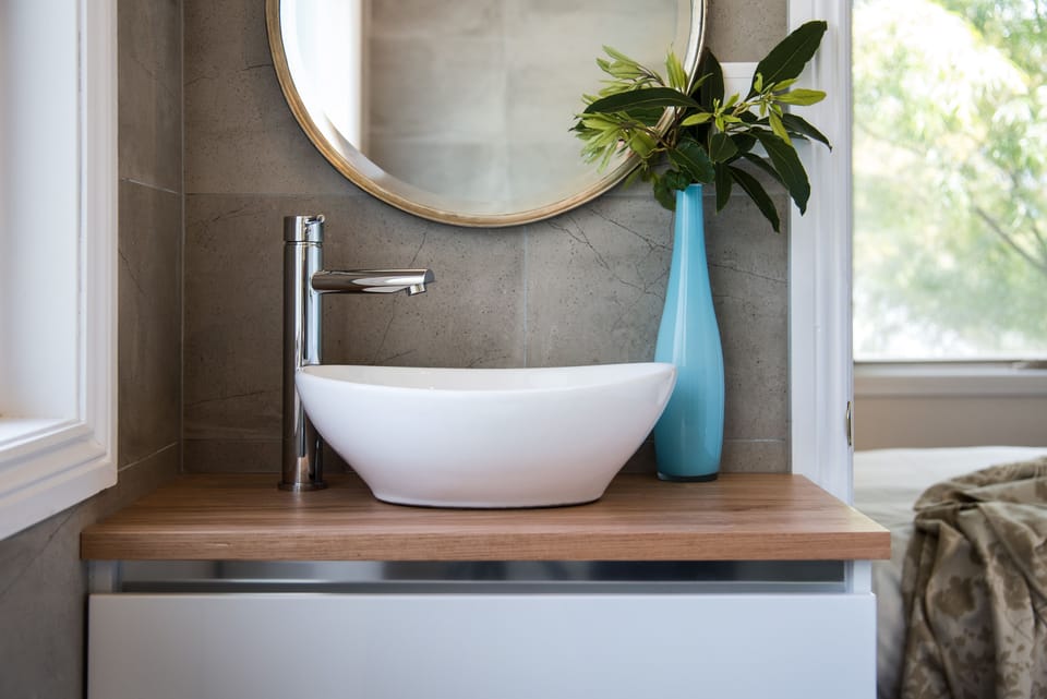 Bathroom sink