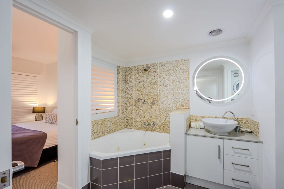 Mango Lagoon Resort & Wellness Spa Hotel in Palm Cove