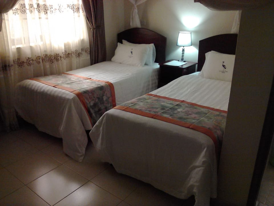 Standard Twin Room | Desk, soundproofing, free WiFi, bed sheets