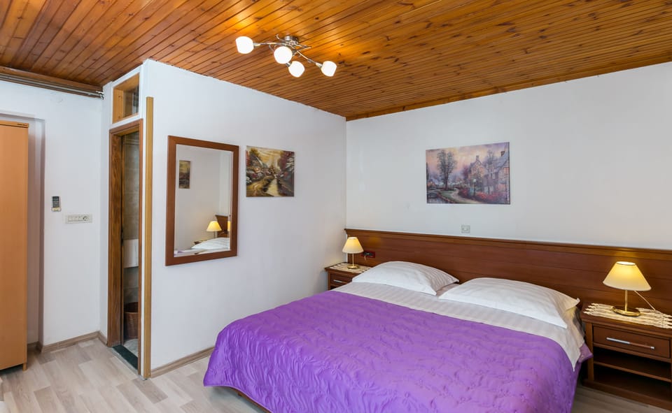 Comfort Double or Twin Room, Patio | Free WiFi
