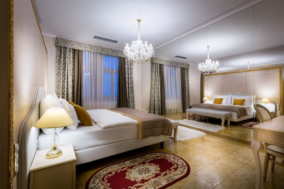 Minibar, in-room safe, individually decorated, individually furnished