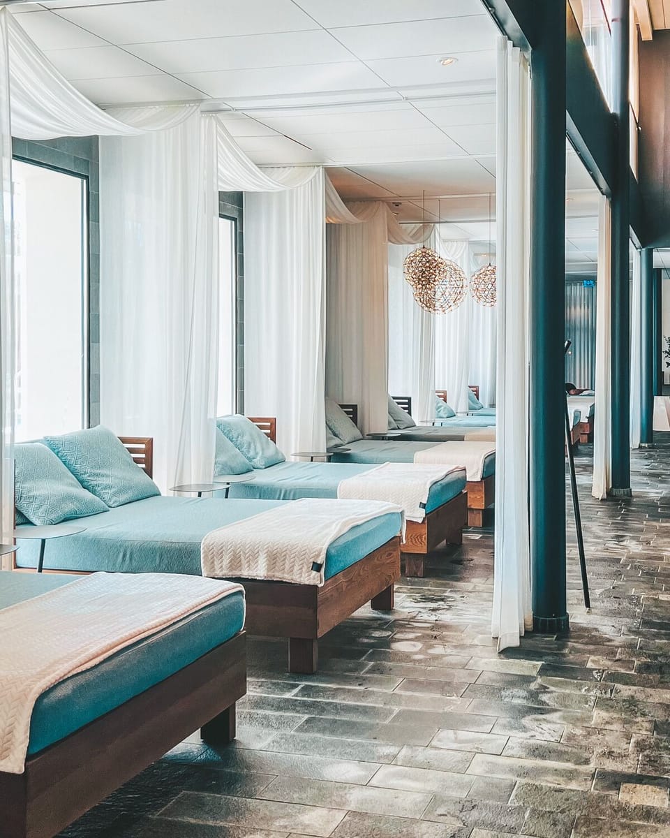 Sauna, steam room, hot springs, body treatments, aromatherapy