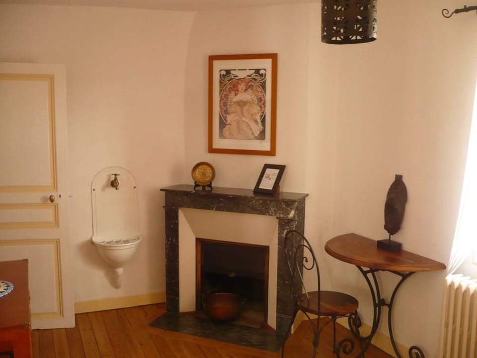 Double or Twin Room | Living area