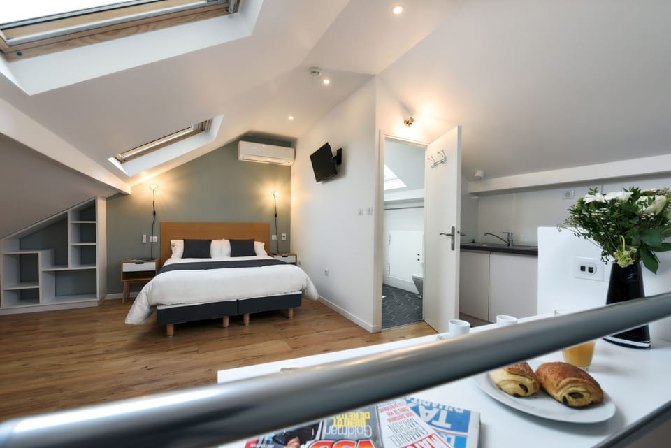 Standard Studio | Desk, soundproofing, free WiFi, bed sheets