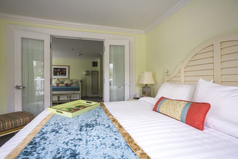 Minibar, in-room safe, desk, iron/ironing board