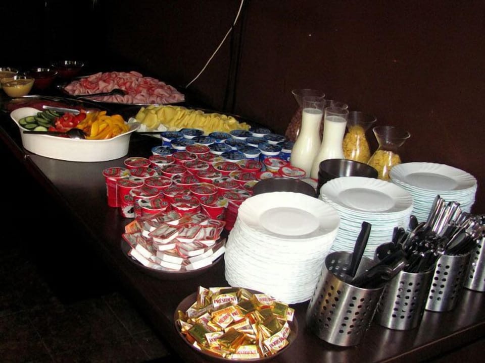 Daily continental breakfast for a fee