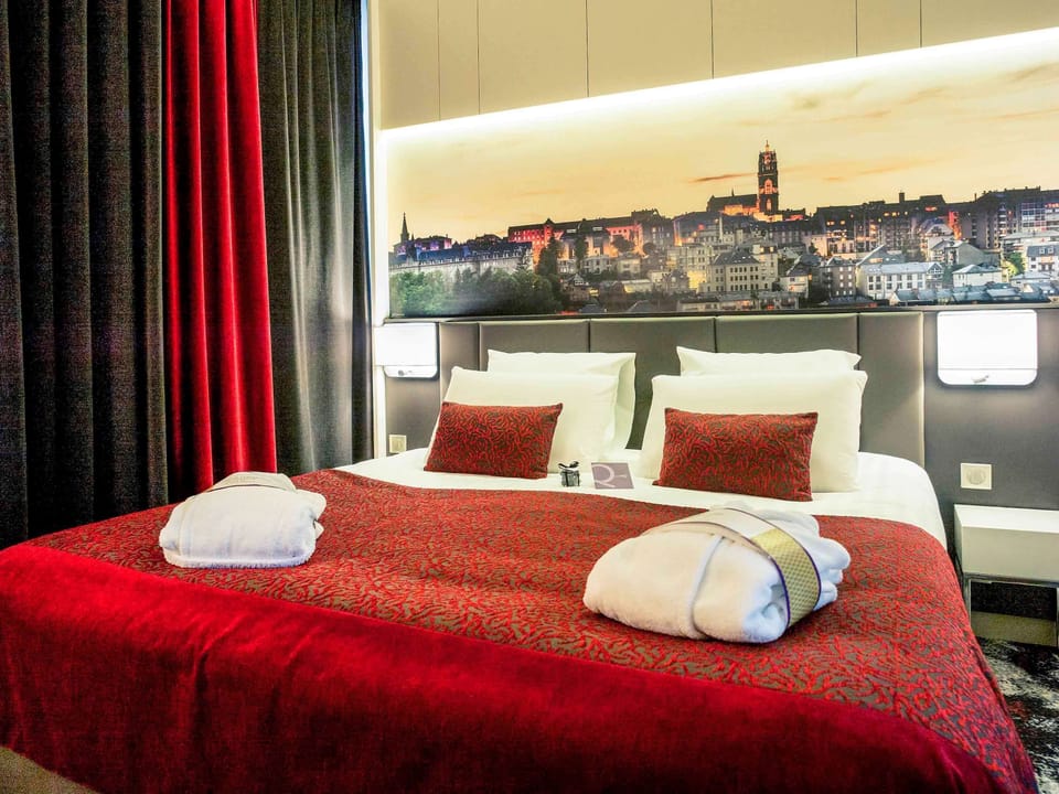 Superior Room, 1 Double Bed | Hypo-allergenic bedding, in-room safe, desk, laptop workspace