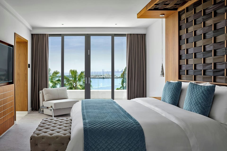 Panoramic Suite, 1 Bedroom, Non Smoking | Premium bedding, minibar, in-room safe, desk