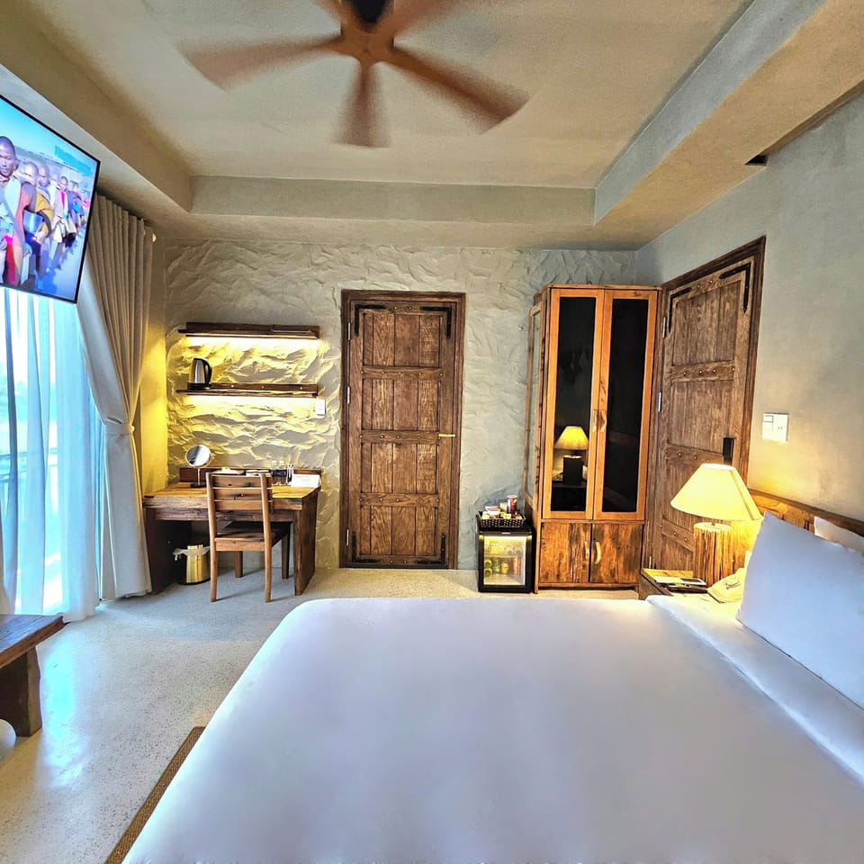 VIP Room | Premium bedding, minibar, in-room safe, desk