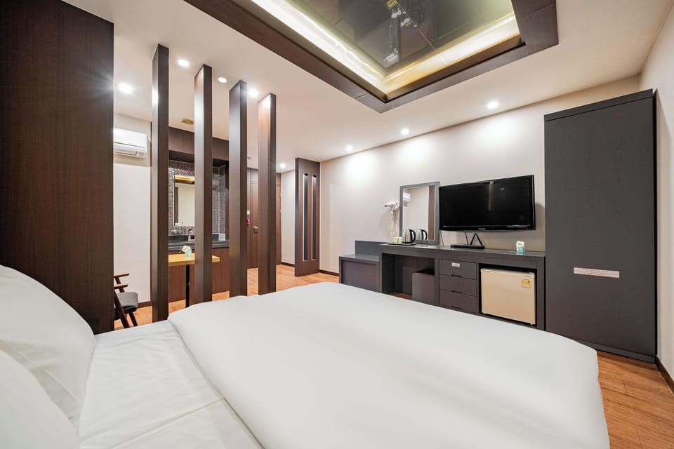 Premium Double Room | Premium bedding, down comforters, memory foam beds