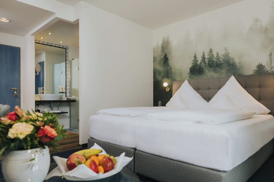 Superior Double Room | Hypo-allergenic bedding, minibar, in-room safe, desk