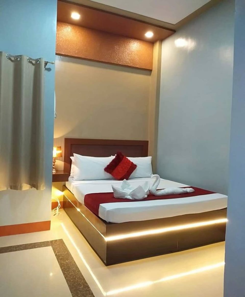 Standard Double Room, 1 Queen Bed | Desk, iron/ironing board (on request), bed sheets