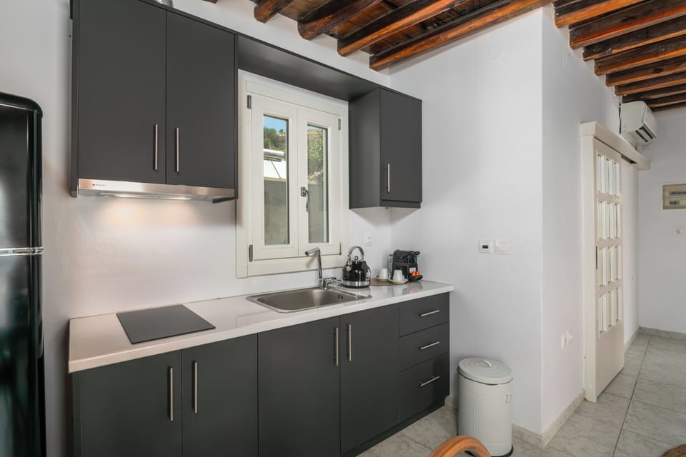 Standard Double Room | Private kitchen | Espresso maker, coffee/tea maker, electric kettle