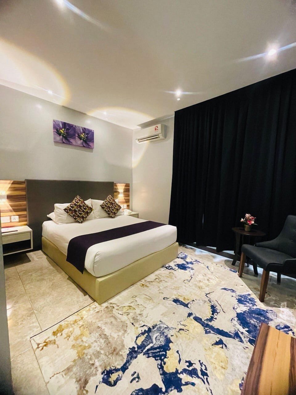 Standard Double Room | Desk, iron/ironing board, free WiFi