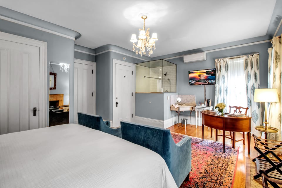 Gover Cleveland Suite | Premium bedding, down comforters, pillowtop beds, free WiFi