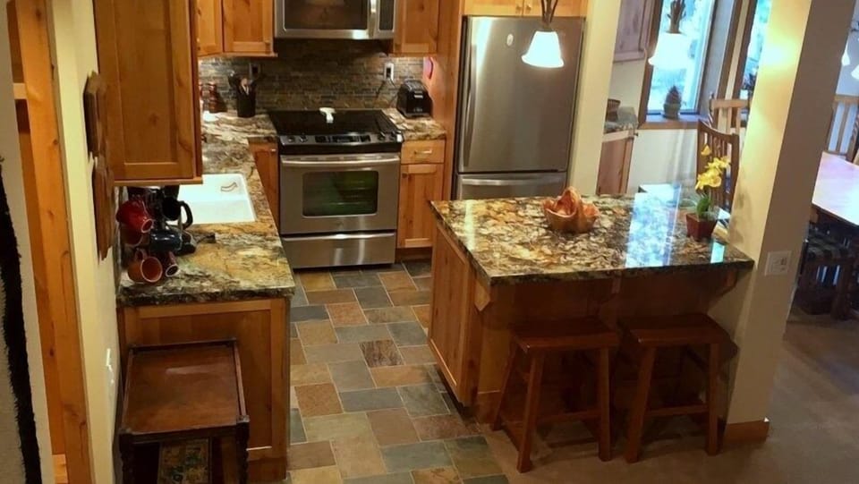 Condo, 2 Bedrooms | Private kitchen | Fridge, microwave, oven, coffee/tea maker