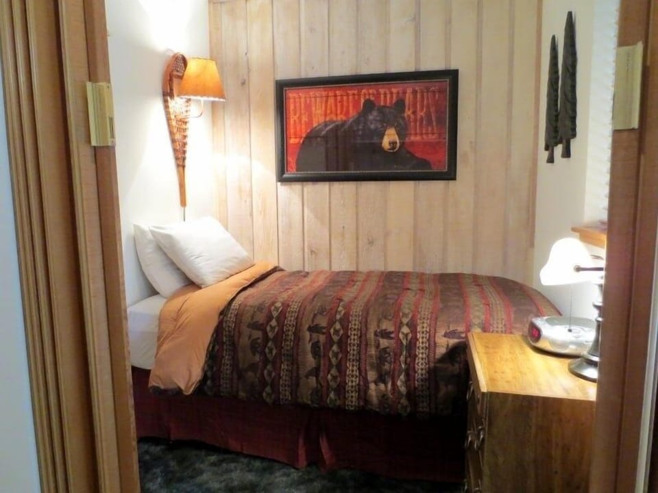 Condo, 1 Bedroom | 1 bedroom, bed sheets