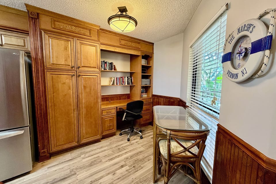 Breakfast nook