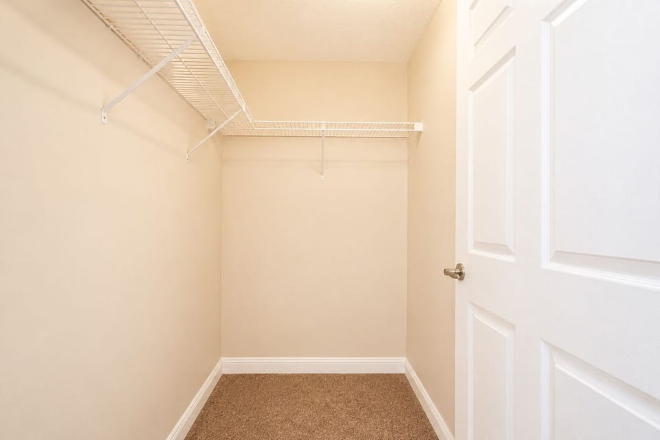 Walk-in Closet