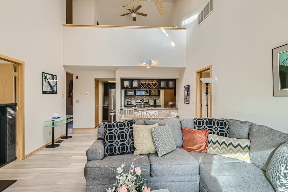 LF304F Living Area